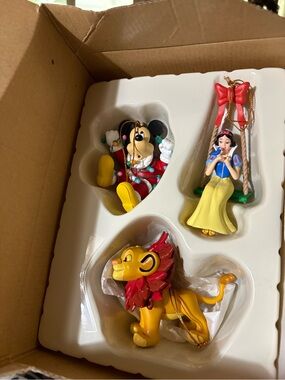 Vintage Grolier Christmas Magic Mickey, Snow White & Simba